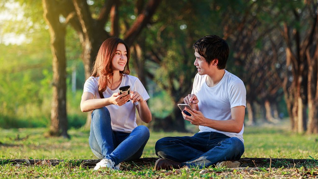 IS ONLINE DATING WORTH IT 3 REASONS WHY IT IS